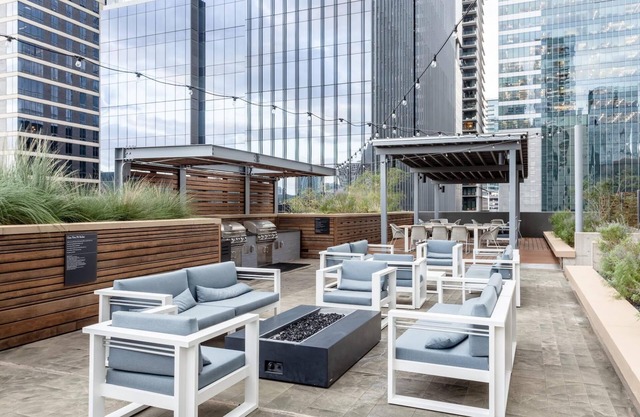 Austin | Grand 1BD/1BA 2nd Street District Apartment