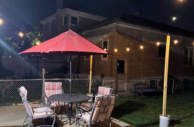 Austin mini apartment/college, near racetrack in Cicero IL, Midway