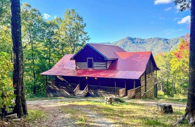 Authentic Log Cabin on Dancy Mountain near McGrady, North Carolina
