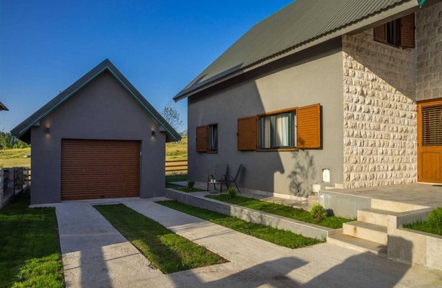 Authentic Mountainside Villa Lusso