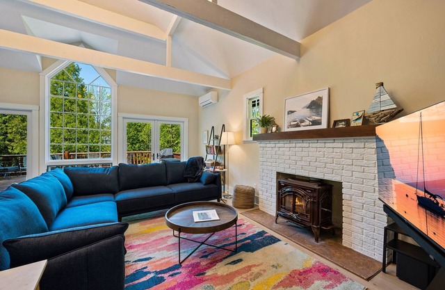 Available Oct. 24-26 | Walk to Sunsets on the Bay