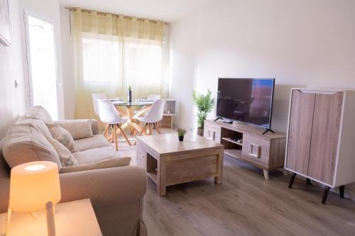 Avenida Principal muy cerca de la playa - By Aloha Palma