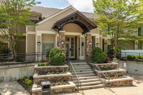 Avia Residences on Lincoln - Extended Stay