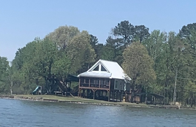 Awesome 4 Bed/2 Bath on Private Point, Spectacular Lake Views!