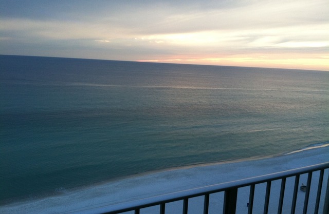 AWESOME DECEMBER DEAL: Sun 12/7 to Sun 12/21 =1500 or 850 week! 5star/Beachfront