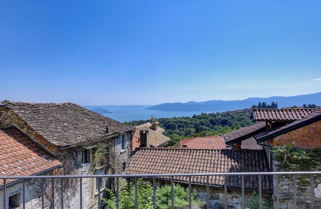 Awesome home in Albagnano di Bee