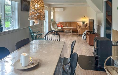 Awesome Home In Aakirkeby With Wifi