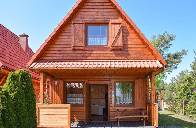 Awesome home in Bobolin with kitchen