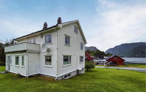 Awesome Home In Erfjord With Wifi