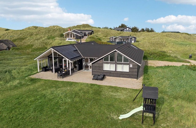 Awesome home in Hvide Sande with sauna