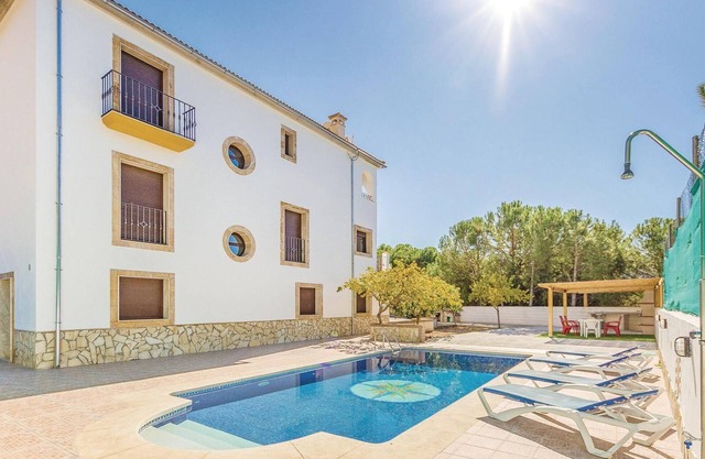 Awesome home in Iznájar