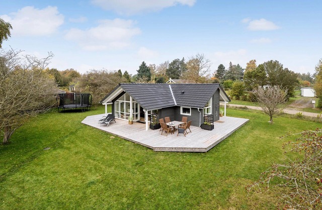 Awesome home in Præstø with WiFi
