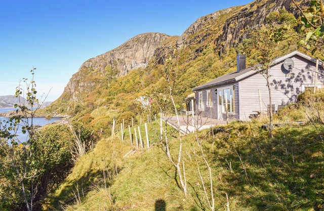 Awesome home in Tansøy