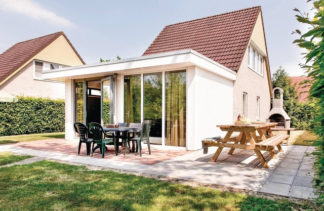 Awesome home in Vlagtwedde with sauna