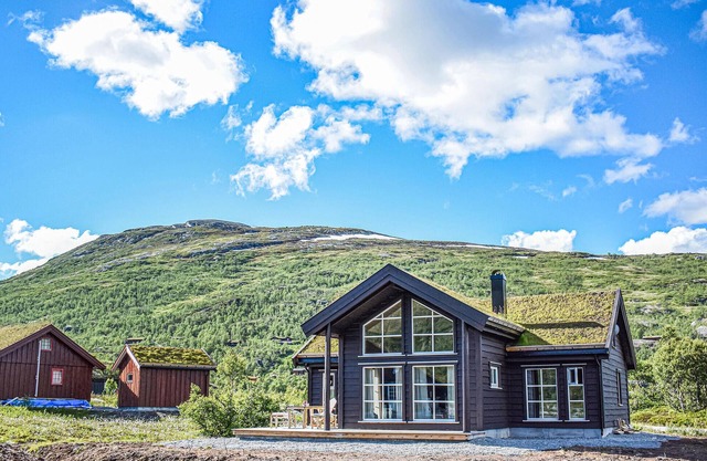 Awesome home in Vøringsfoss with WiFi