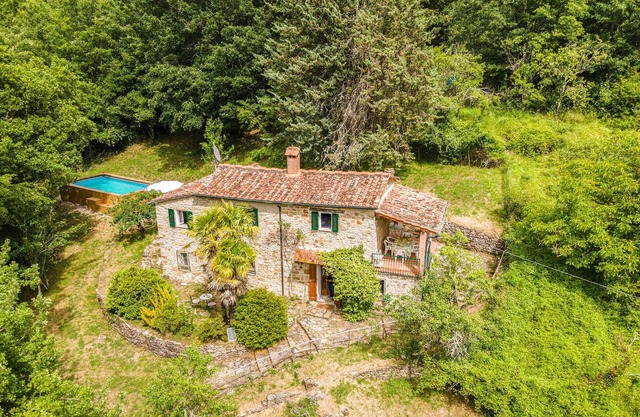 Awesome home in Castelnuovo Val di Cec