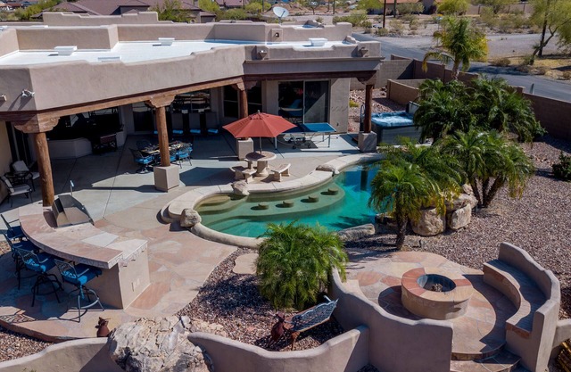 AzFunVacation -Pool, Hot Tub, Games, Private Space away from neighbors 1.3 Acre+