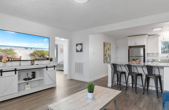 Azul Condo 1st Floor - 4 Beds, Near Beach, Patio