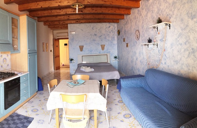 B&B Casa Vela - Luna Studio with sea view balcony