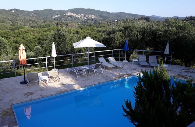 B-Holidayhome Matthaeus, -3 E on the Corfutrail/, 3 km to the sea