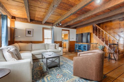 B - Porch Suite on Miles Smith Farm