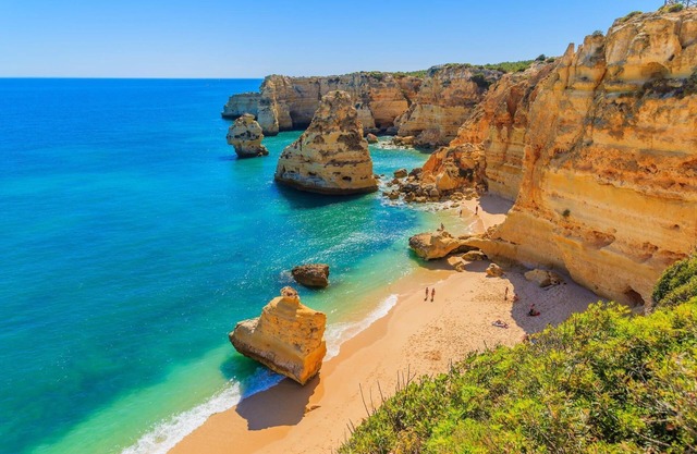 B06 - Top Floor Marina Club 2 Bed Apartment by DreamAlgarve