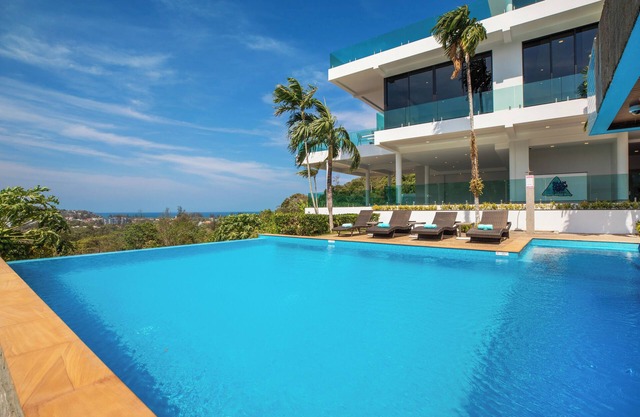 Baan Chom View Kamala