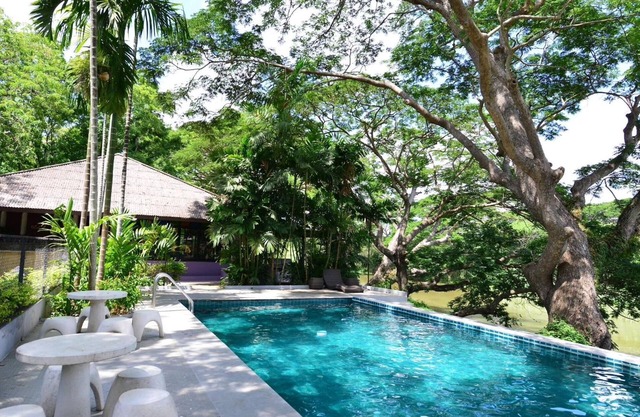 Baannamping Riverside Village