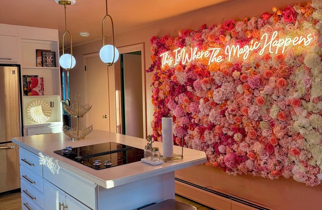 BACHELORETTE PARTY Dream House