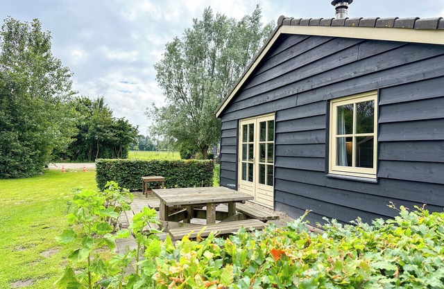Back to basic nature cottage near the Biesbosch