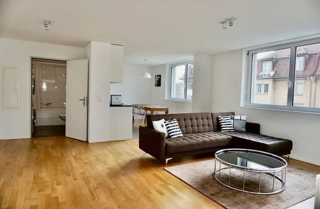 Balcony Suite in the City (SH-2.4R)
