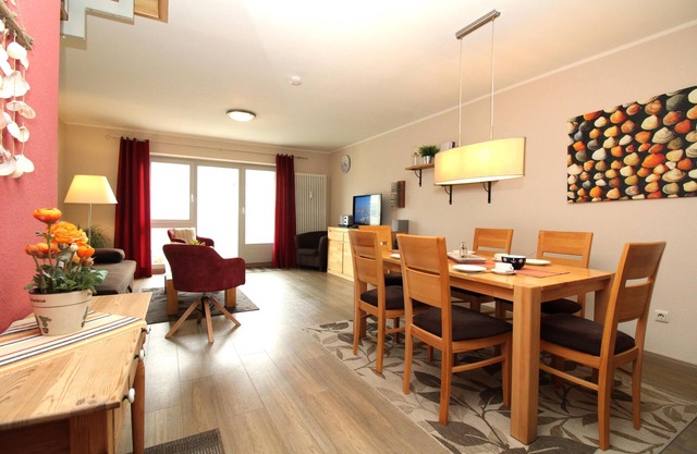 Baltic Sea view WE Poel 38: 3-room apartment close to the beach with balcony and Baltic Sea view