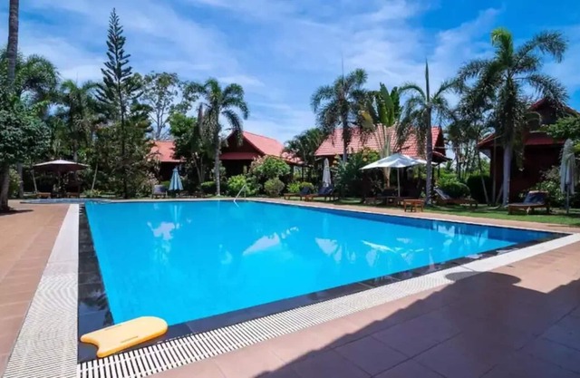 Bang Saray Village Resort