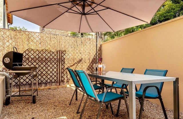 Barn La Roca Masia - Les Tournesols, swimming pool, garden, 3 bedrooms 6/8 people