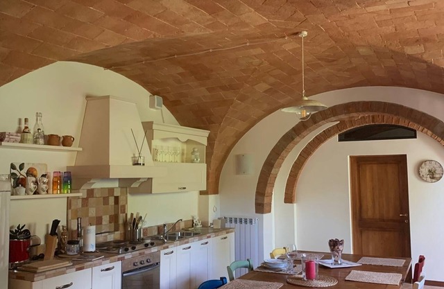 Barn with swimming pool near some of Tuscany's most evocative villages