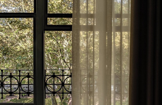 Batimont Suites & Apartments