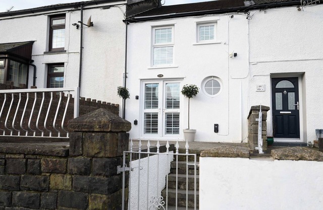 Bay Tree Cottage Rhondda Valley by STAE-Homes