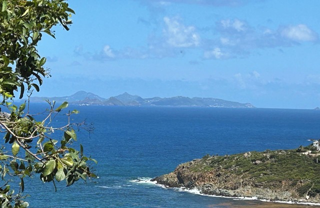 Bayside Paradise Apartment. Minutes from a quiet beach