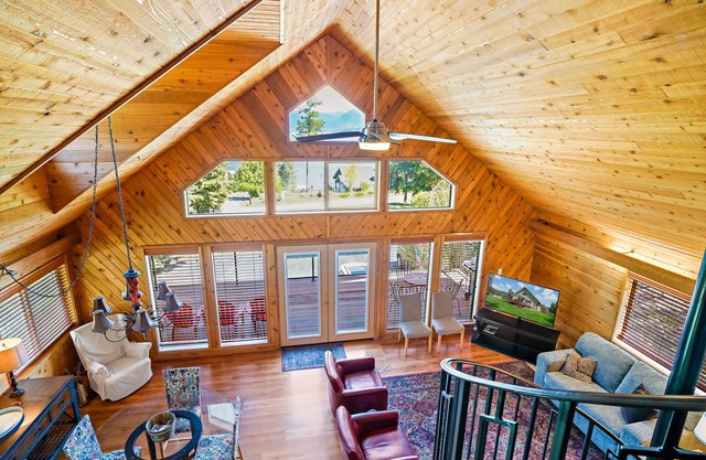 Bayview Cabin - Lake Pend Oreille Views/Sleeps 8