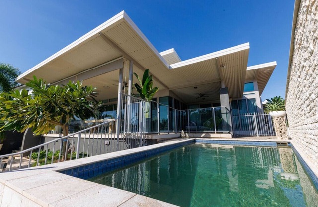 Bayview Paradise with Private Pool-Marina Deck