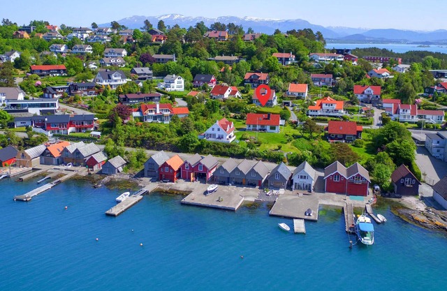 Be enchanted by the magnificent view of the fjord in this vacation home.