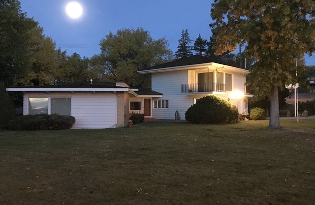 Be Our Guest at this Premier Property in Riverview