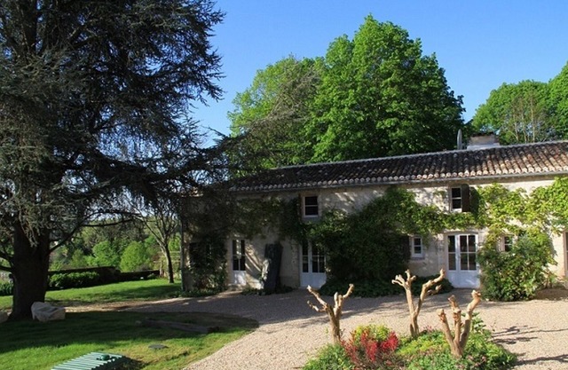 Beautiful Gite with Private Pool and Air-conditioned Bedrooms