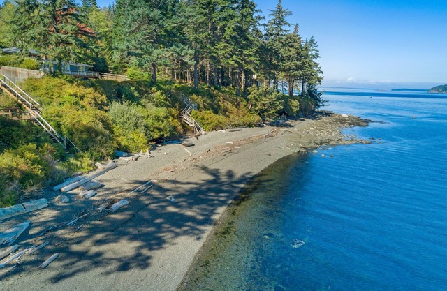 Beach Access! Near Roche Harbor (LBR)