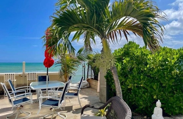 Beach house , ocean breeze, parking