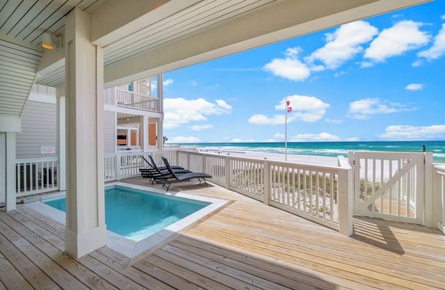 Beach House - Reel Em Inn by PHG