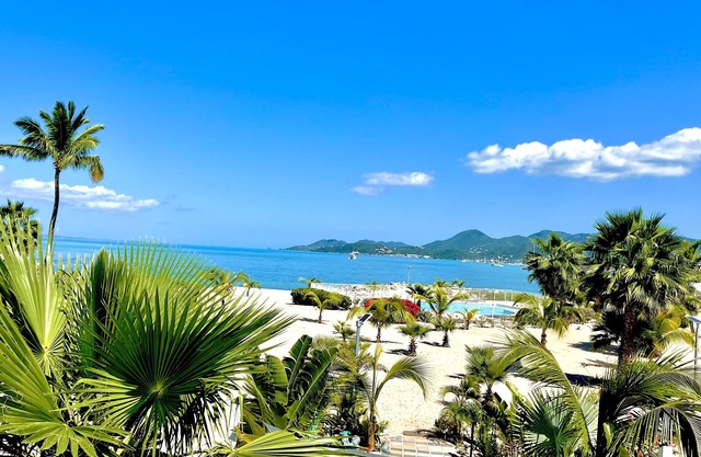 Beach villa, pool, exotic garden, private terrace, safety water tank