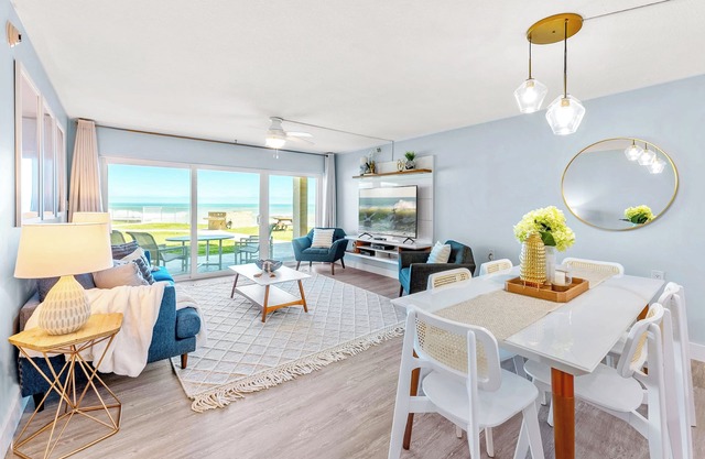 Beachfront Comfort: Ground-Floor Unit with Stunning Views, Heated Pool & BBQ Grill!