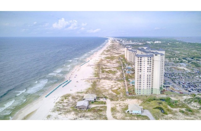 ⭐️ Beachfront 🏖 Condo & Pool - Perfect Sunny ☀️ Oceanfront 🌊 Views!
