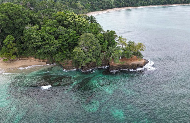 Beachfront Rinconcito Mágico in Punta Uva